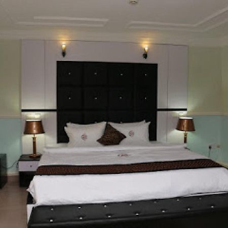 Room In Lodge - All Seasons Hotel-Owerri 外观 照片