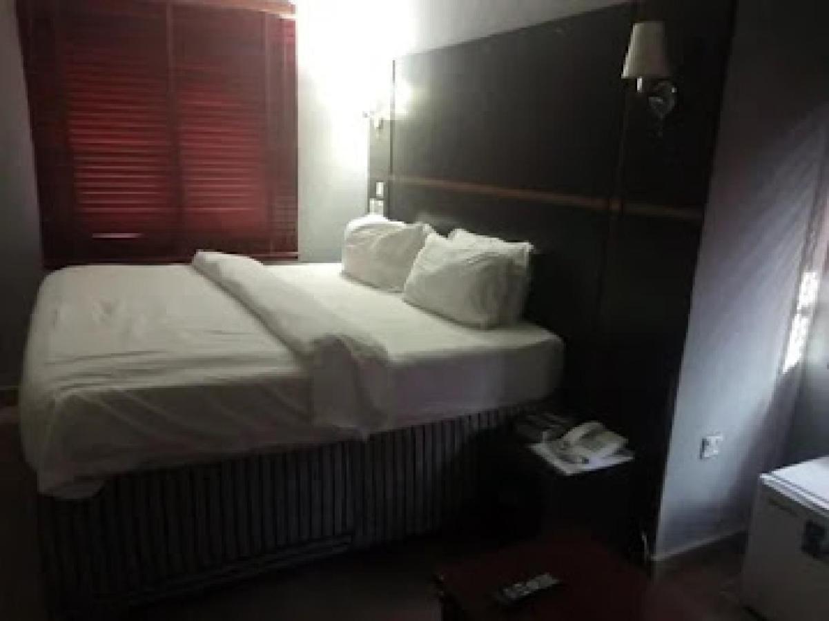 Room In Lodge - All Seasons Hotel-Owerri 外观 照片