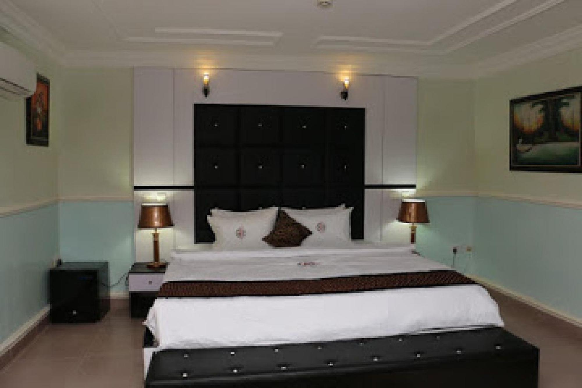 Room In Lodge - All Seasons Hotel-Owerri 外观 照片